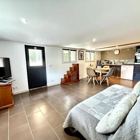 Cozy - Jardin - Terrasse Ombragee Apartment